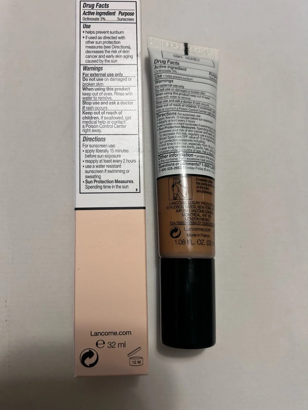 Lancôme Hydrating Skin Tint in Warm Beige with Black Cap